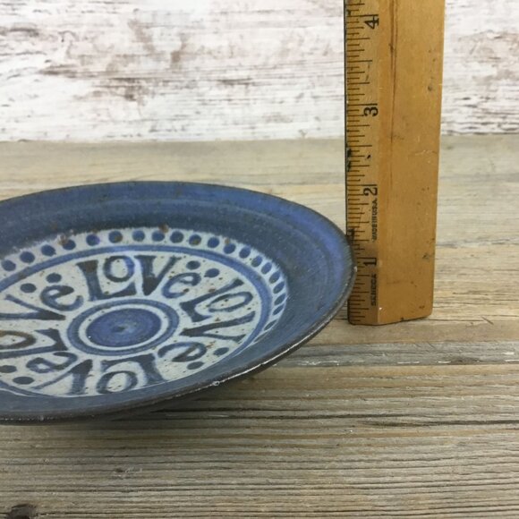 Vintage Studio Pottery LOVE Shallow Bowl Blue & Beige Handcrafted Typography Art - Picture 8 of 8